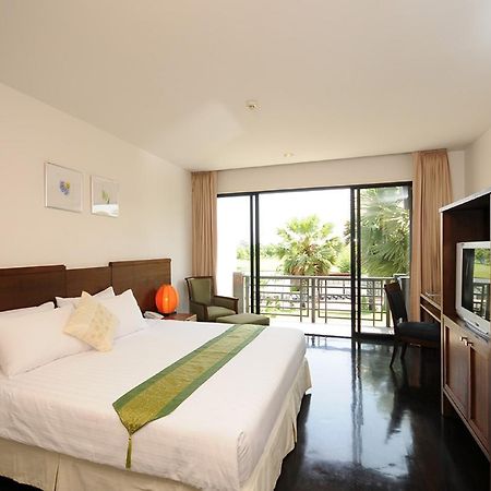 Gasthaus Suwan Golf & Country Club Nakhon Chai Si Exterior foto