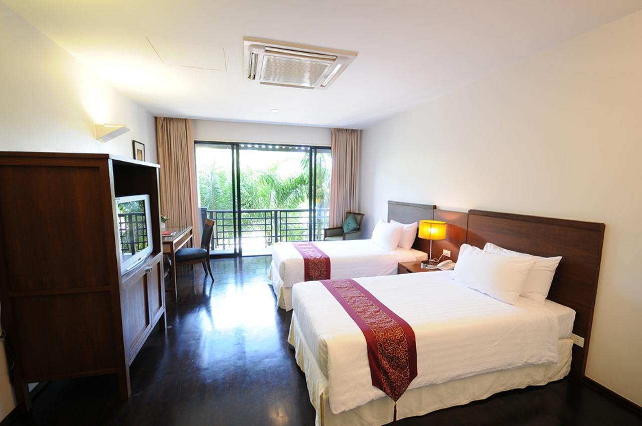Gasthaus Suwan Golf & Country Club Nakhon Chai Si Exterior foto