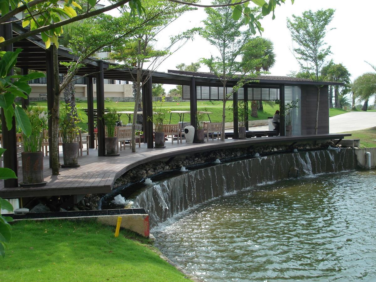 Gasthaus Suwan Golf & Country Club Nakhon Chai Si Exterior foto